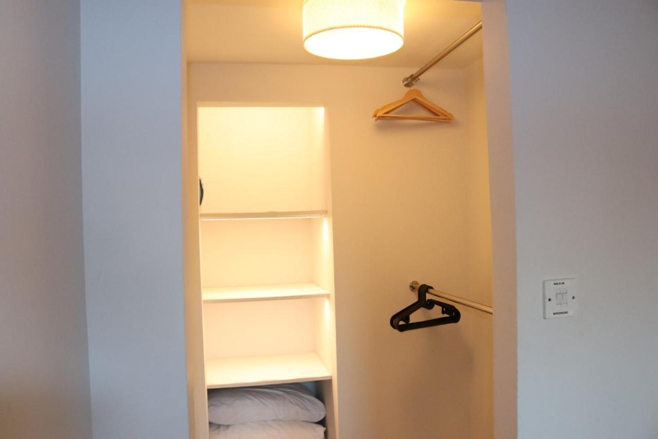 Garland Modern Apartment With Private Garden & Parking Dartford 5 Bagian luar foto