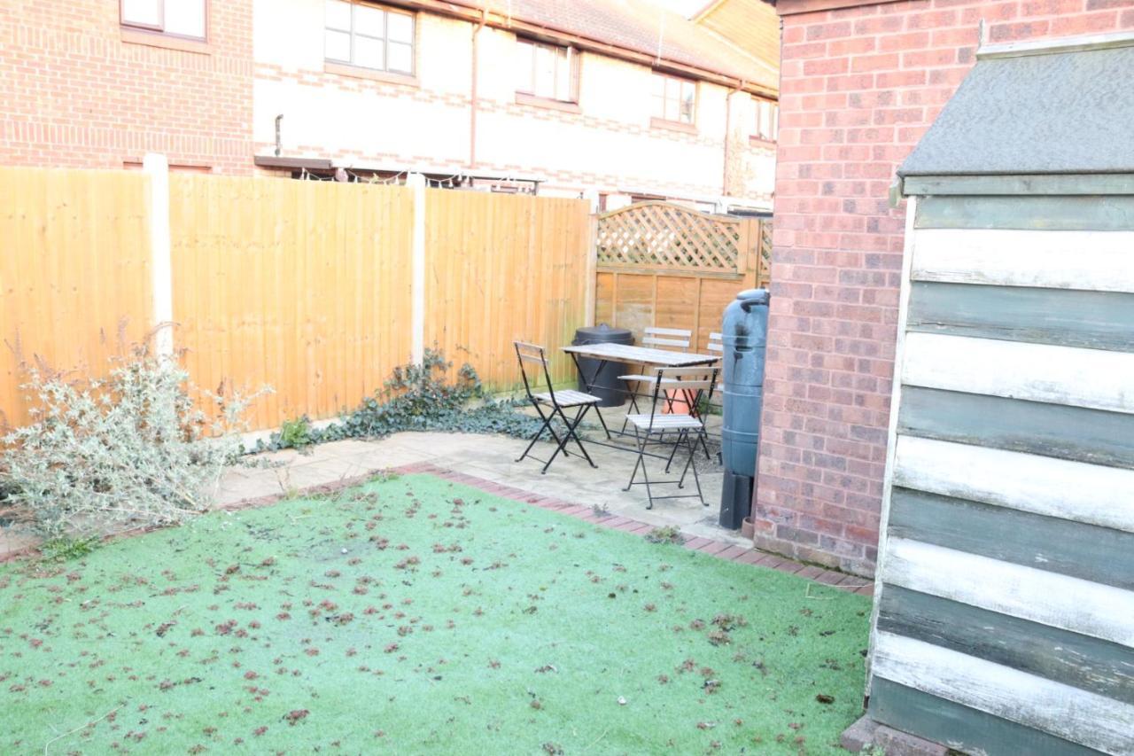 Garland Modern Apartment With Private Garden & Parking Dartford 5 Bagian luar foto
