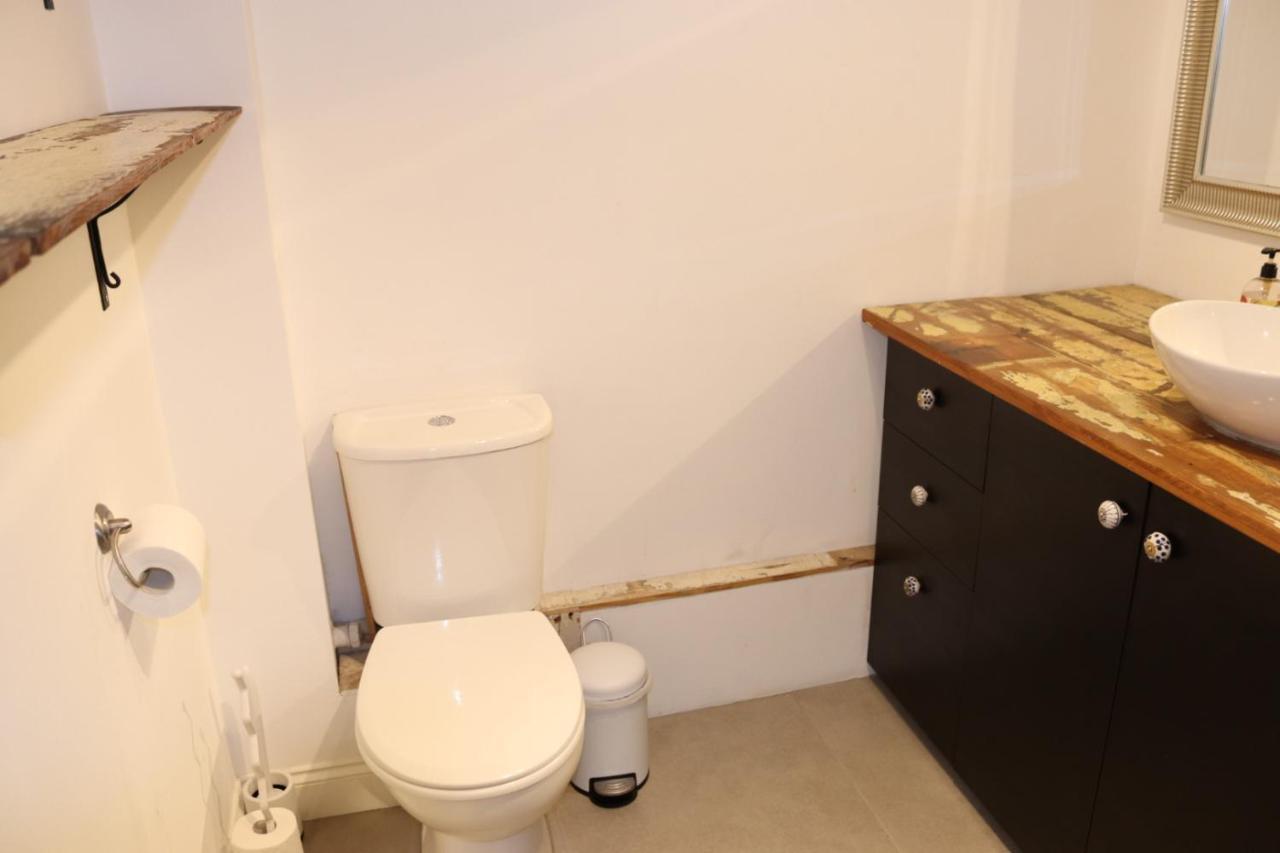 Garland Modern Apartment With Private Garden & Parking Dartford 5 Bagian luar foto