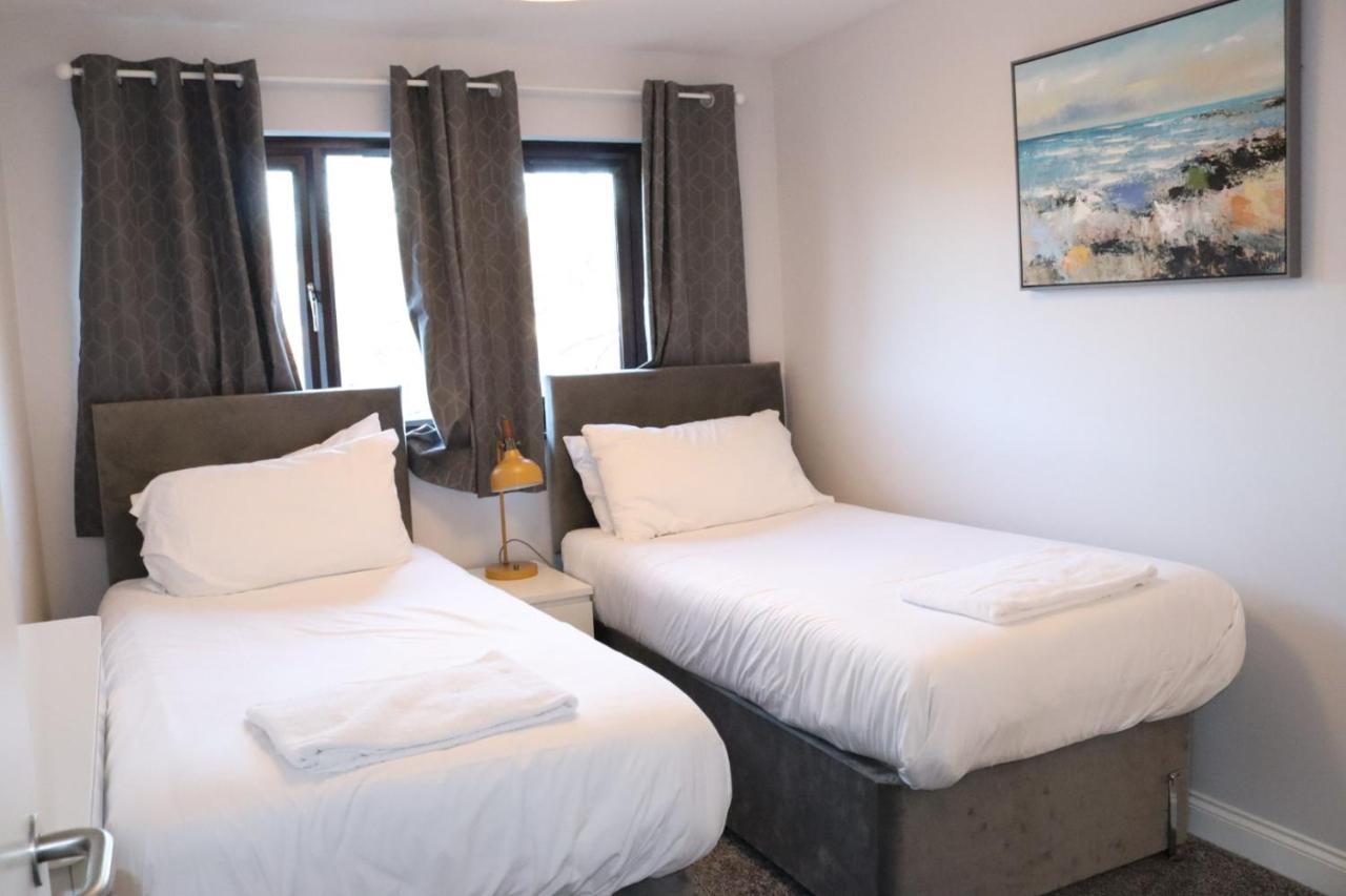 Garland Modern Apartment With Private Garden & Parking Dartford 5 Bagian luar foto