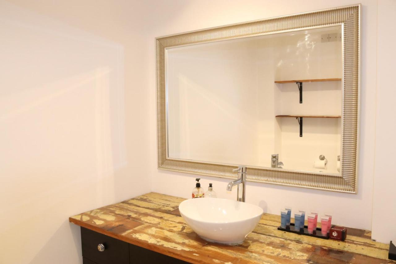 Garland Modern Apartment With Private Garden & Parking Dartford 5 Bagian luar foto