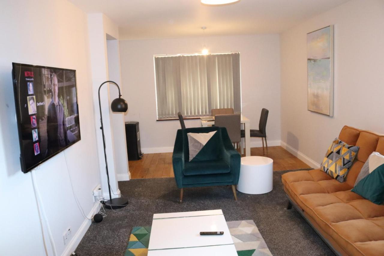 Garland Modern Apartment With Private Garden & Parking Dartford 5 Bagian luar foto