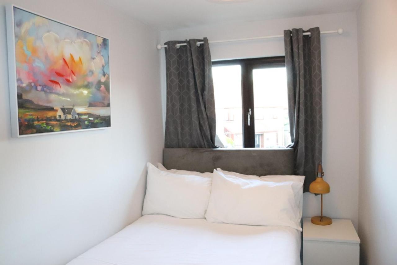 Garland Modern Apartment With Private Garden & Parking Dartford 5 Bagian luar foto